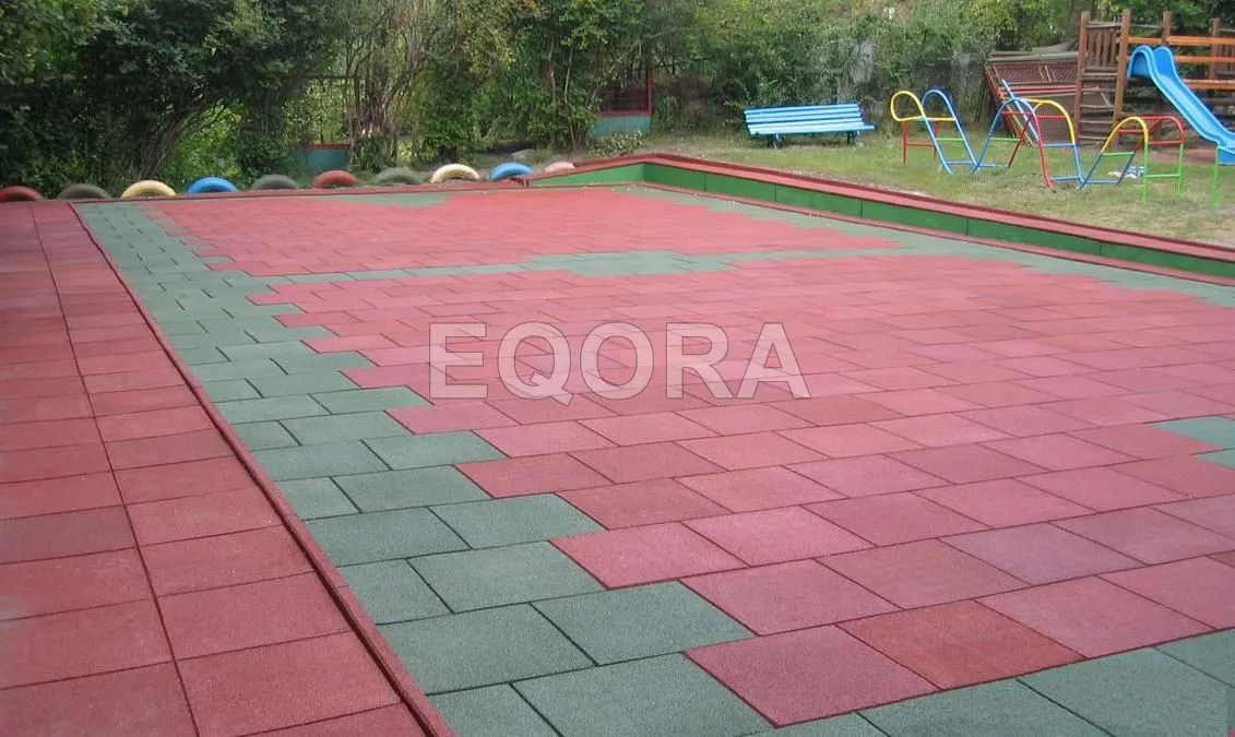 Резиновое покрытие из резиновой крошки для дорожек на даче в Ступино